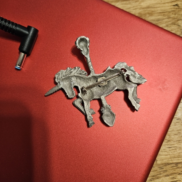 Vintage Spoontiques Signed Pewter Unicorn Carousel Pin Brooch - Picture 3 of 5